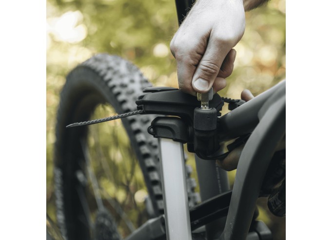 Platform towbar bike rack foldable Thule Epos 3-bike