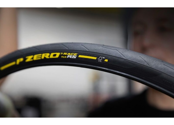 Road tire Pirelli P ZERO Race RS TLR Team Edition Yellow label