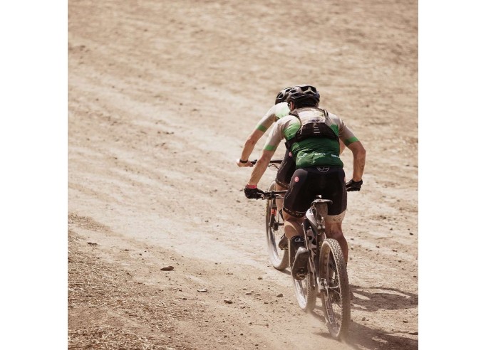 Hydration backpack USWE Outlander Bike 2L - black