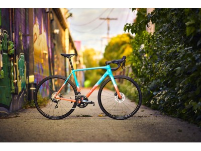 Plento dviratis TREK Emonda ALR 5 Azure to Living Coral Fade