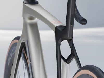Road bike TREK Madone SL 7 Gen 8