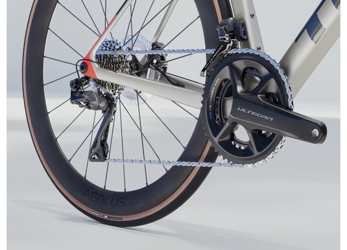 Road bike TREK Madone SL 7 Gen 8