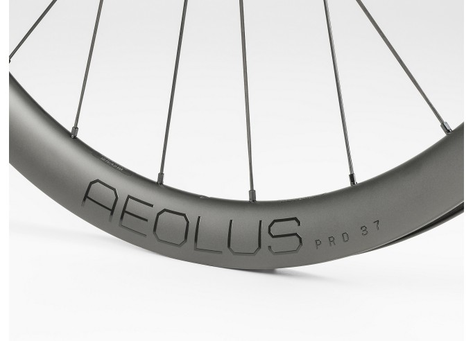 Wheel Bontrager Aeolus Pro 37 TLR Disc front