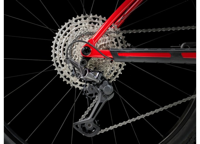 TREK Procaliber 6 Satin Viper Red/Crimson kalnų dviratis