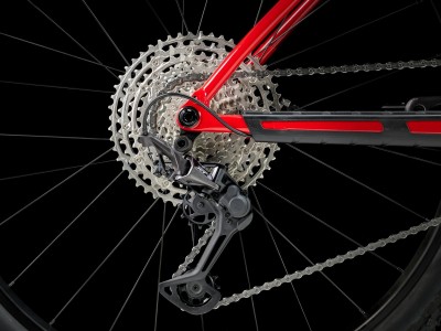 TREK Procaliber 6 Satin Viper Red/Crimson kalnų dviratis