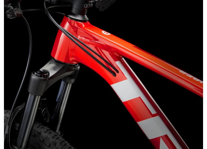 TREK Procaliber 6 Satin Viper Red/Crimson kalnų dviratis
