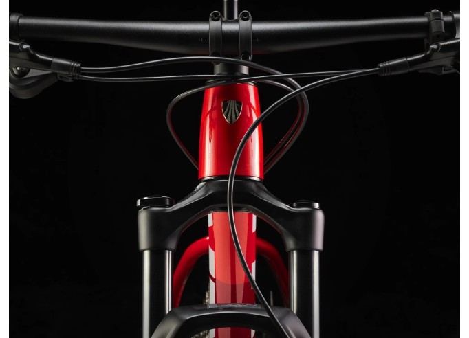 TREK Procaliber 6 Satin Viper Red/Crimson kalnų dviratis