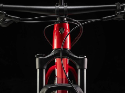 TREK Procaliber 6 Satin Viper Red/Crimson kalnų dviratis