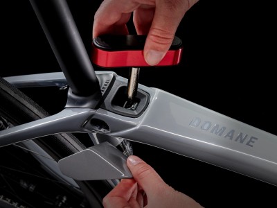 Road bike TREK Domane SL 7 Gen 4 Gravel
