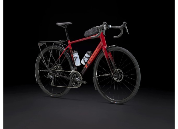 Road bike TREK Domane AL 2 Gen 4 Crimson to Dark Carmine Fade