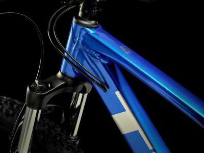 TREK Marlin 5 Gen 3 Alpine Blue to Deep Dark Blue Fade kalnų dviratis