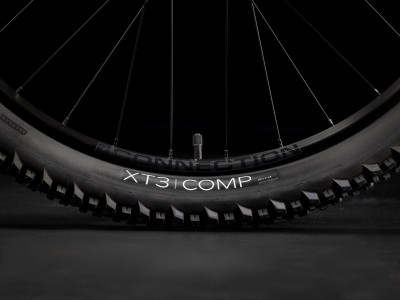 TREK Marlin 5 Gen 3 Alpine Blue to Deep Dark Blue Fade kalnų dviratis