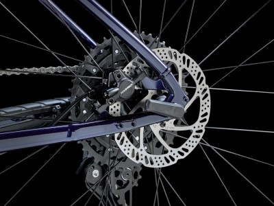 TREK Marlin 6 Gen 3 Rage Red to Deep Dark Blue Fade kalnų dviratis