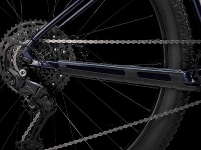 TREK Marlin 6 Gen 3 Rage Red to Deep Dark Blue Fade kalnų dviratis