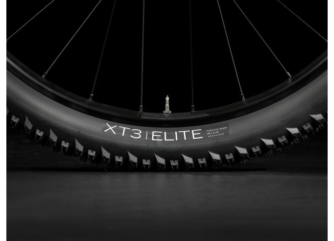 Mountainbike TREK Marlin 6 Gen 3 Rage Red to Deep Dark Blue Fade