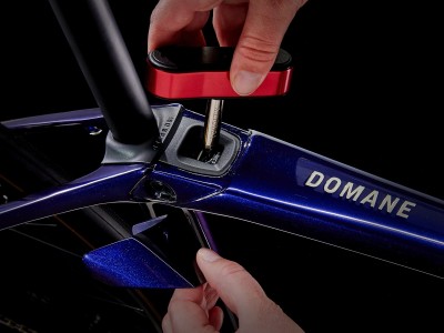 Road bike TREK Domane SL 6 AXS Gen 4 Deep Dark Blue