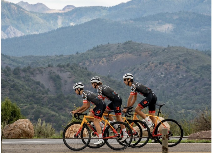 Šalmas Bontrager Circuit WaveCel Viper Red