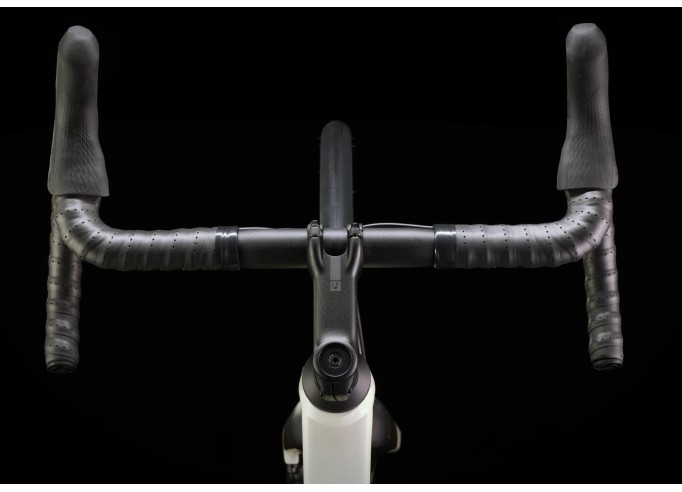 TREK Domane AL 4 Gen 4 Era White plento dviratis