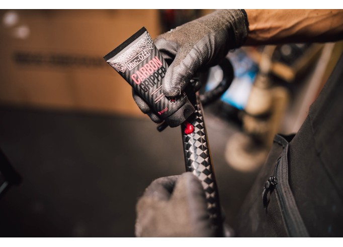 Muc-Off carbon gripper 75g tepalas