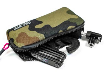 Essentials case Muc-Off