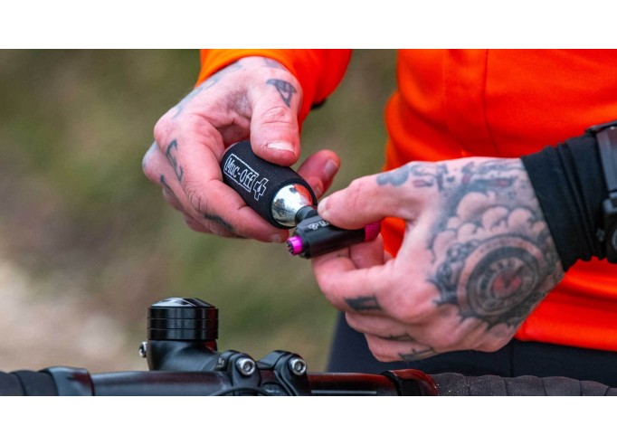 Muc-Off Road Inflator Kit co2