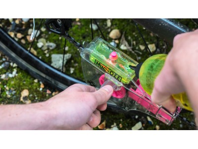 Muc-Off X3 Chain cleaning device
