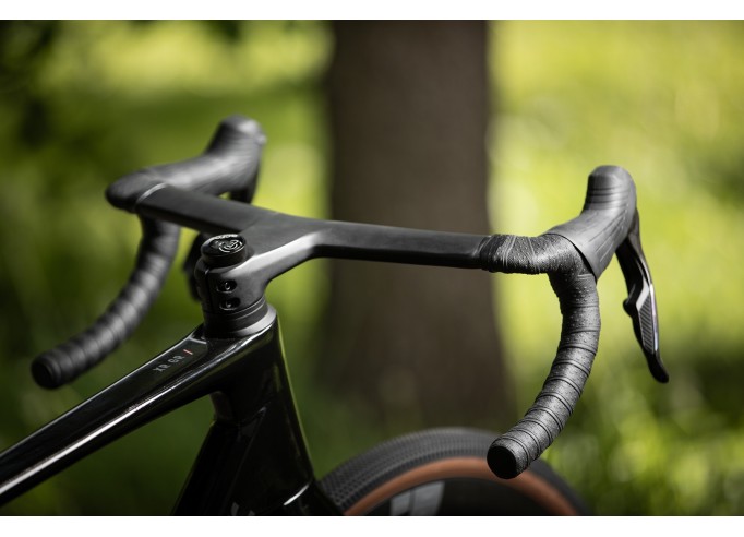 Gravel bike Superior XR 9.8 GR Matte Carbon / Gloss Black