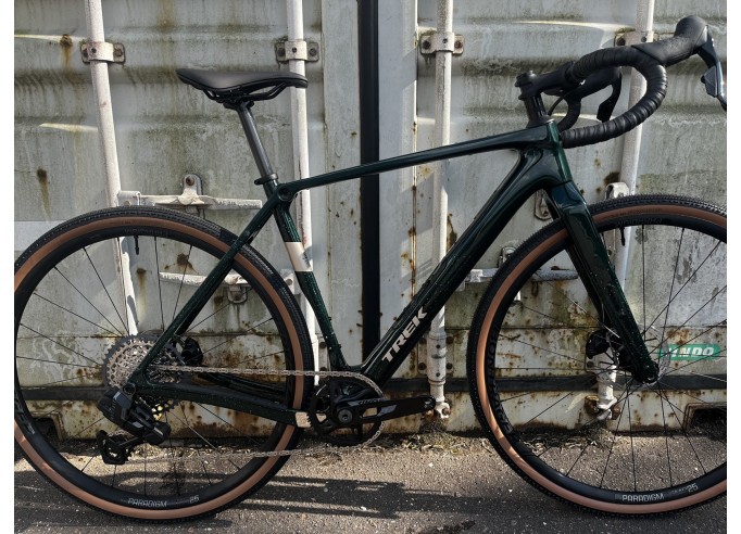 TREK Checkpoint SL 6 AXS Gen 3 Dark Web/Ivy Smoke