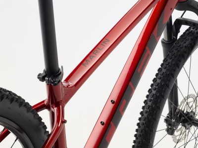 TREK Marlin 5 Gen 3 kalnų dviratis | Fury Red