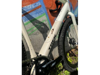 TREK Checkpoint SL 6 AXS Gen 3 gravel dviratis | Era White/Buff Beige