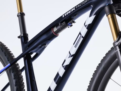 TREK Supercaliber SLR 9.9 XTR Di2 Gen 2 Navy Smoke kalnų dviratis