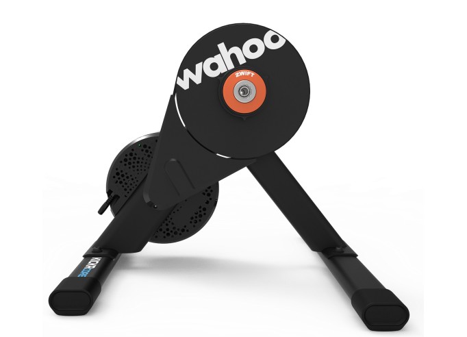Wahoo KICKR CORE 2 treniruoklis | Zwift Cog and Click
