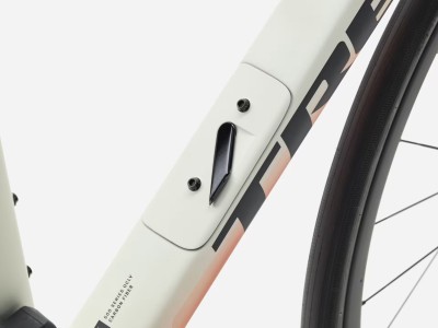 TREK Domane SL 6 Gen 4 plento dviratis | Era White/Glowstick/Coral Fade