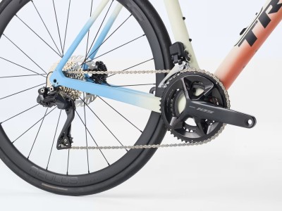 TREK Domane SL 6 Gen 4 plento dviratis | Era White/Glowstick/Coral Fade