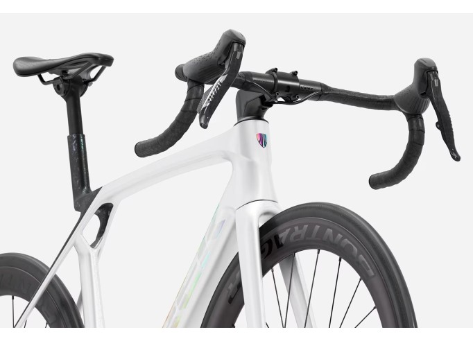 TREK Madone SL 6 AXS plento dviratis | Gloss Crystal White/Matte Deep Smoke