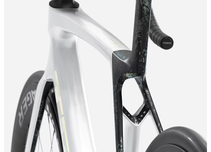 TREK Madone SL 7 plento dviratis | Gloss Crystal White/Matte Deep Smoke