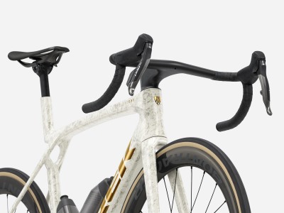 TREK Madone SLR 9 AXS plento dviratis | Era White/Supernova Marble