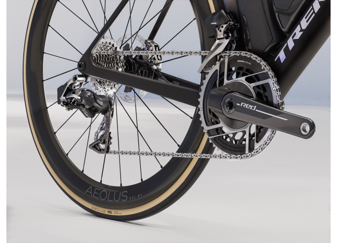 Road bike TREK Madone SLR 9 AXS | Matte Deep Smoke