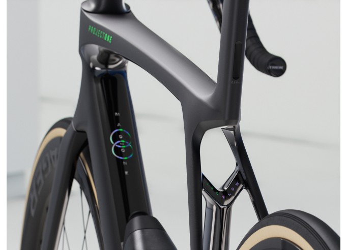 Road bike TREK Madone SLR 9 AXS | Matte Deep Smoke