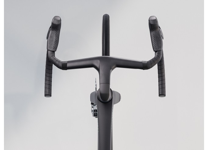 Road bike TREK Madone SLR 9 AXS | Matte Deep Smoke