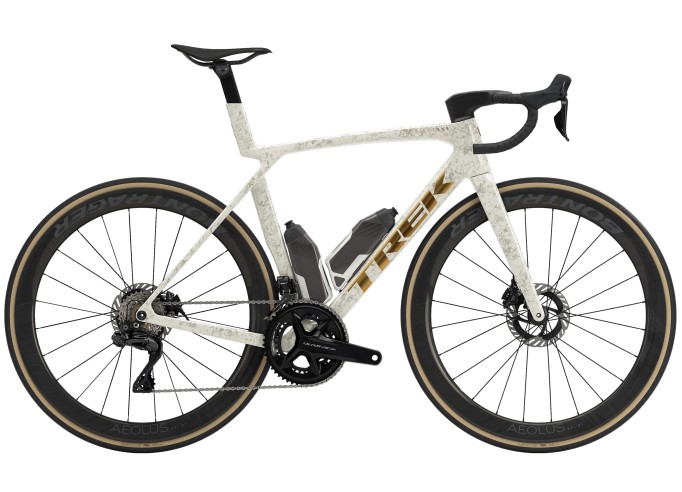 Road bike TREK Madone SLR 9 | Era White/Supernova Marble