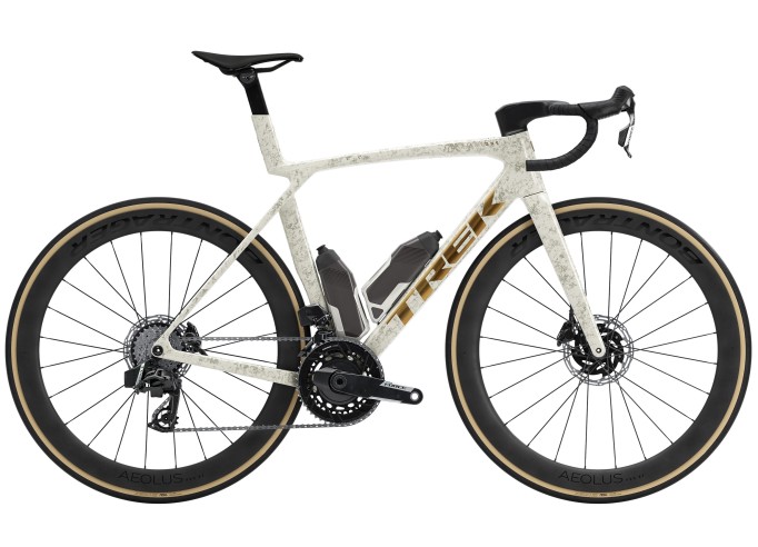 TREK Madone SLR 7 AXS plento dviratis | Era White/Supernova Marble