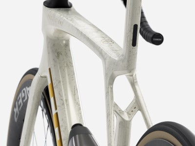 TREK Madone SLR 7 AXS plento dviratis | Era White/Supernova Marble