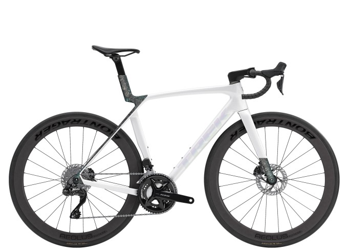 Road bike TREK Madone SL 6 | Gloss Crystal White/Matte Deep Smoke